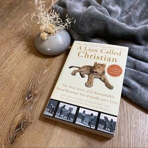 A Lion Called Christian Paperback Novel by Anthony Bourke.